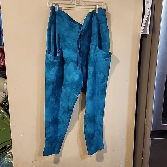 All in motion high rise joggers XXL NWT - Picture 1 of 4
